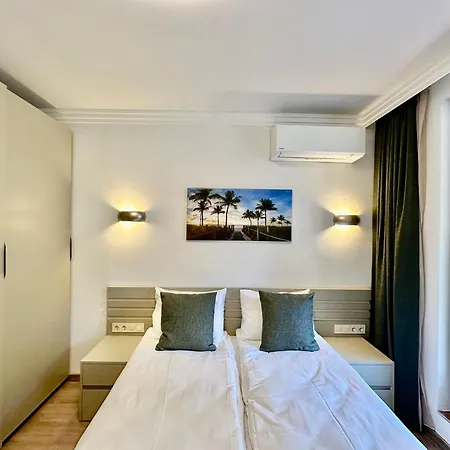 Apartament Complex Mirage Of