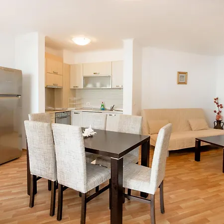 Apartament Complex Mirage Of